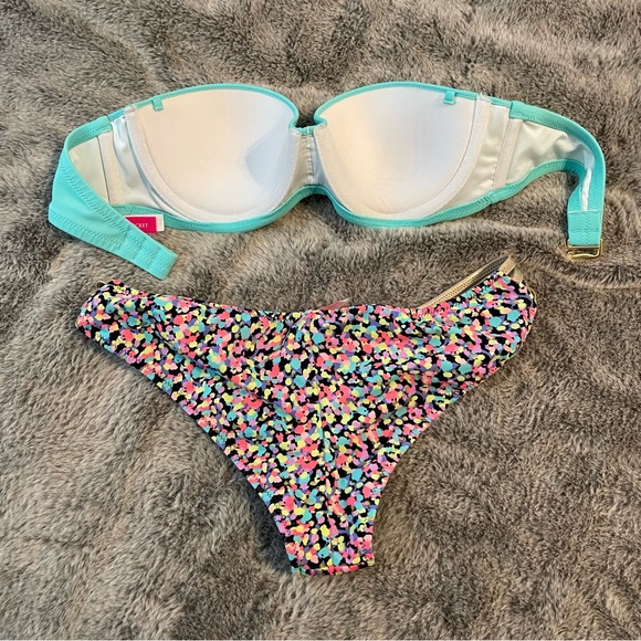 SOLD Victoria’s Secret size XS bottoms 32c top - Picture 2 of 2